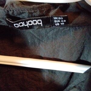 23x37 cotton blend Boohoo dress with ruffles.